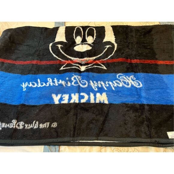 Vintage Disney Mickey Mouse 56” x 72”  Blanket - Biederlack USA - Picture 8 of 9
